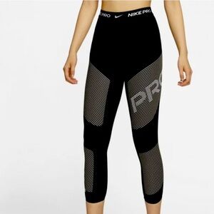 Women’s Nike Pro Dri-Fit 7/8 Leggings